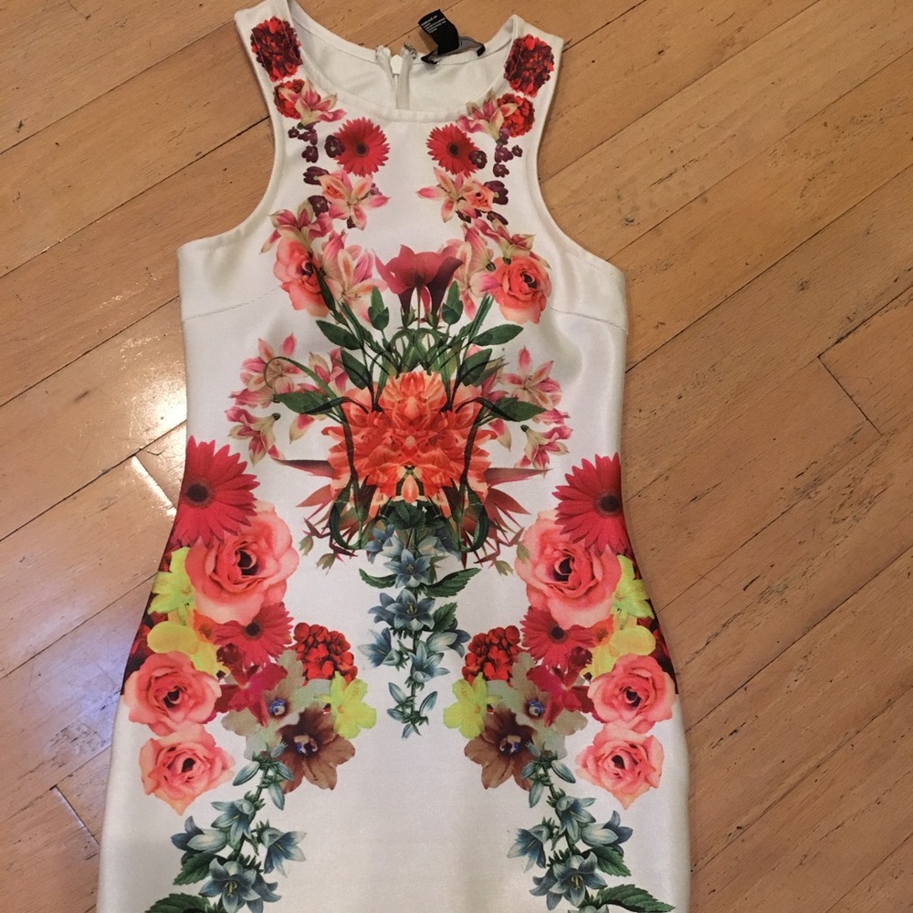 Forever 21 body con floral dress